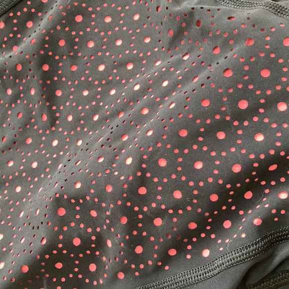 LULULEMON Colour Me Quick High Neck Sports Bra Light Support Size 4 Black EUC - Picture 4 of 9